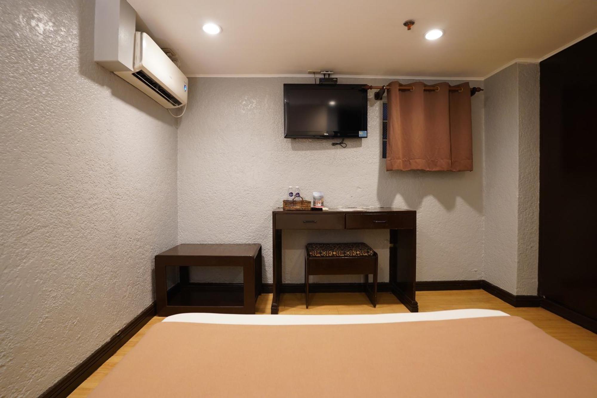 レッドドアーズ プレミアム アット アルゾ ホテル マニラ【スタッフワクチン接種済み】 マニラ市 エクステリア 写真